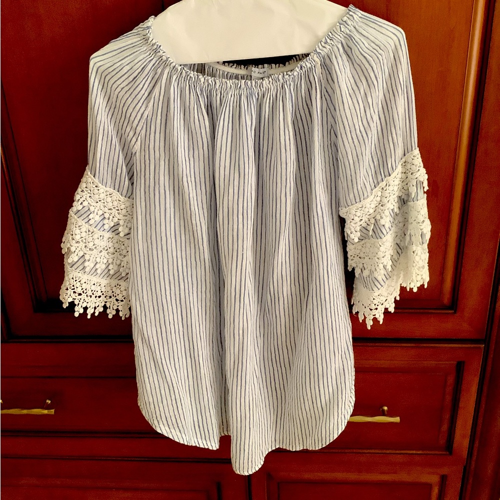 TEMPO PARIS BLUE/WHITE STRIPED OFF THE SHOULDER TOP WITH LACE TRIM COTTON/LINEN